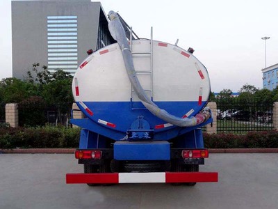 東風(fēng)天錦12方吸糞車(chē) 環(huán)衛(wèi)作業(yè)的高效能手